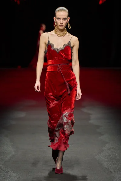 Look 11